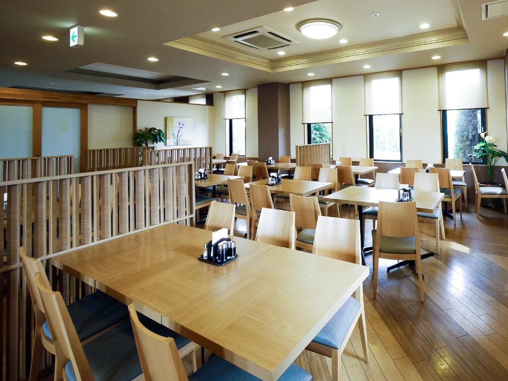 Hotel Route-Inn Yonezawa Ekihigashi Экстерьер фото